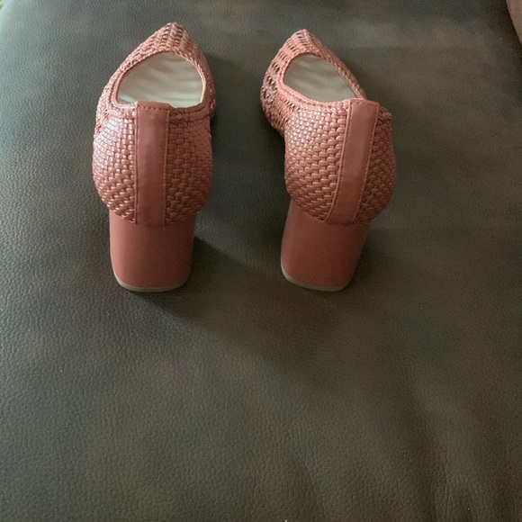 Zara woven pointy toe shoes. New without tag - Picture 3 of 3